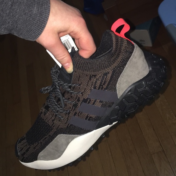 Bnwb adidas w/ faux fur sneakers - Picture 5 of 8